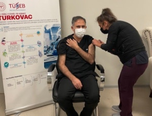 Sağlık-Sen Genel Başkanı Semih Durmuş Hatırlatma Aşısını Turkovac Yaptırdı